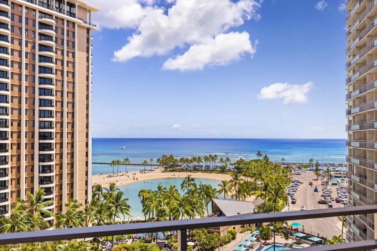 Apartment Ilikai Collection 4- Amazing Views, Beachfront. Honolulu